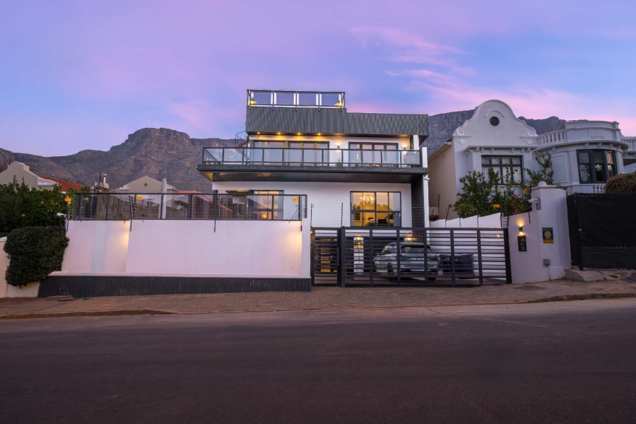 7 Bedroom Property for Sale in Oranjezicht Western Cape